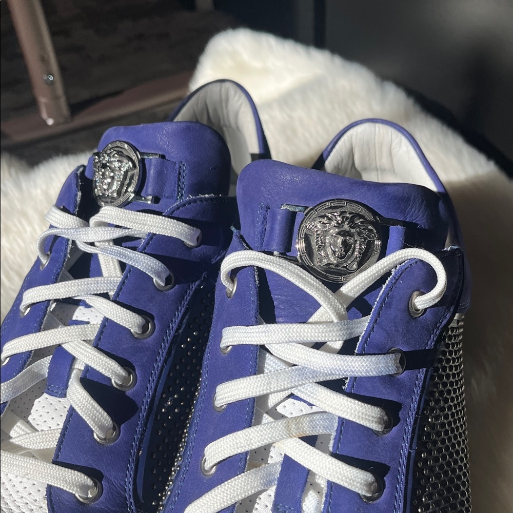 ✨ Authentic Vintage Versace Sneakers ✨ - Picture 3 of 8